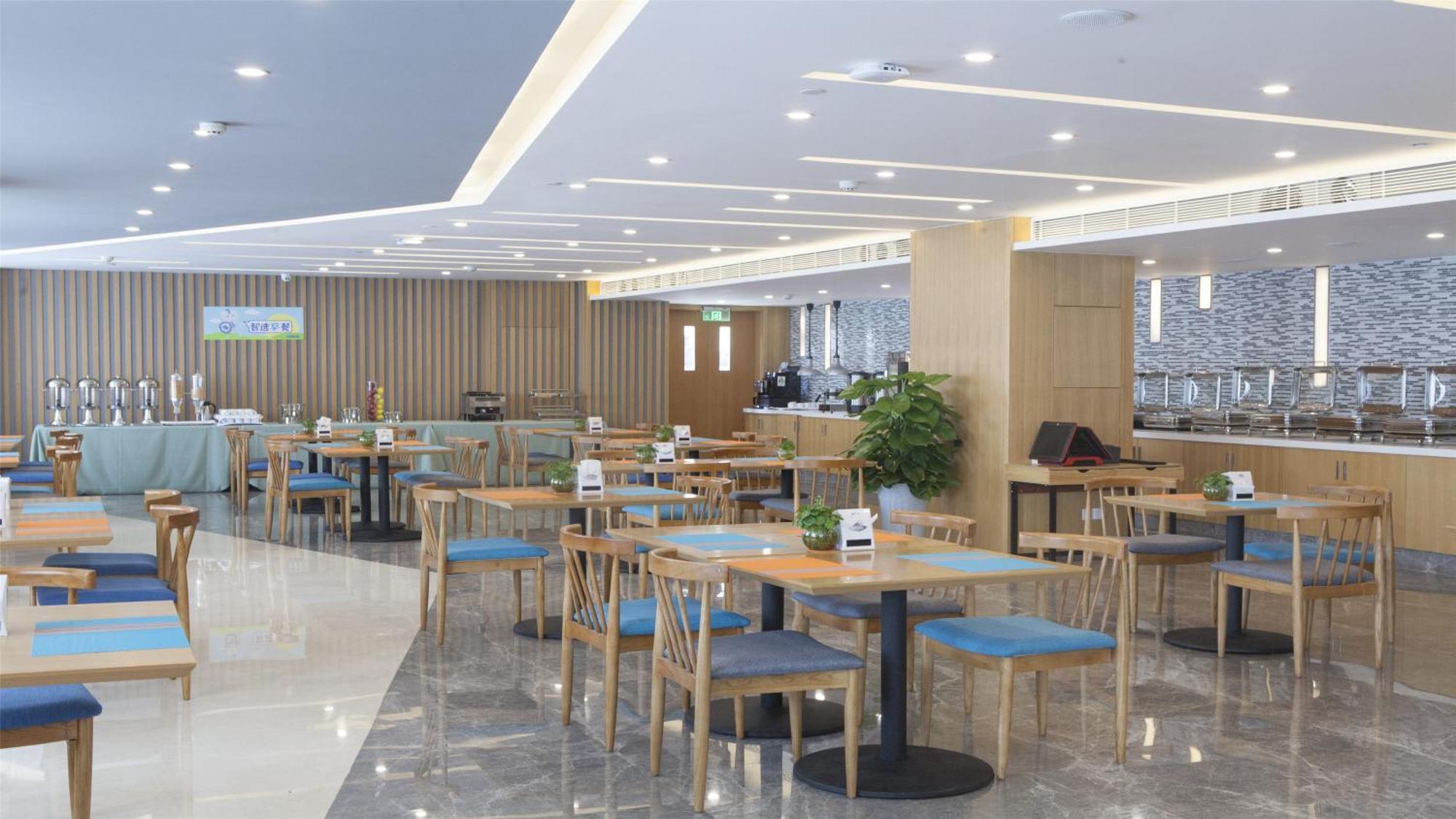 Holiday Inn Express Chengdu Airport Zone Free Shuttle From Shuangliu International Airport To Hotel ,Welcome Drink Екстер'єр фото